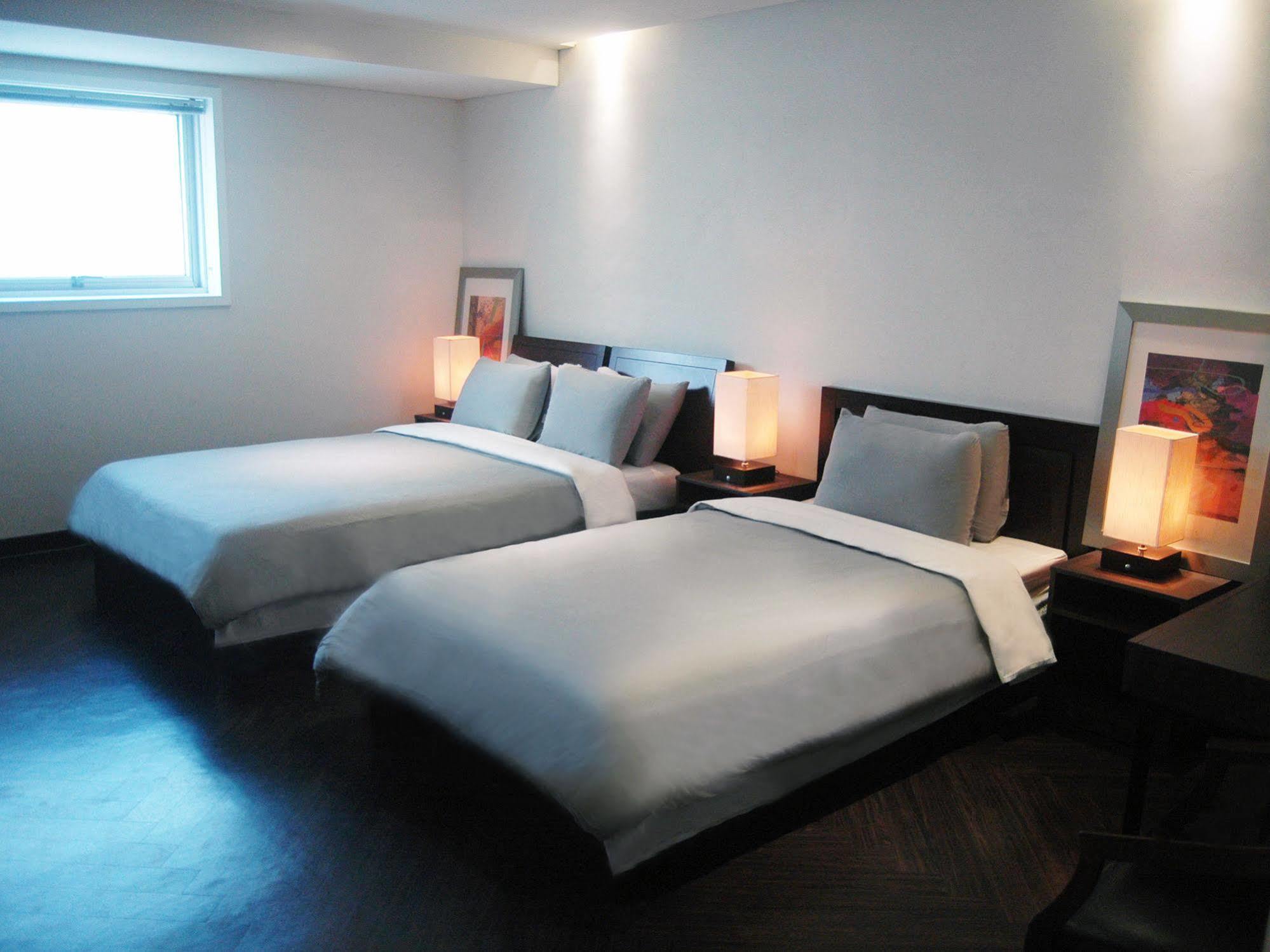The Hotel Bon Suwon Buitenkant foto