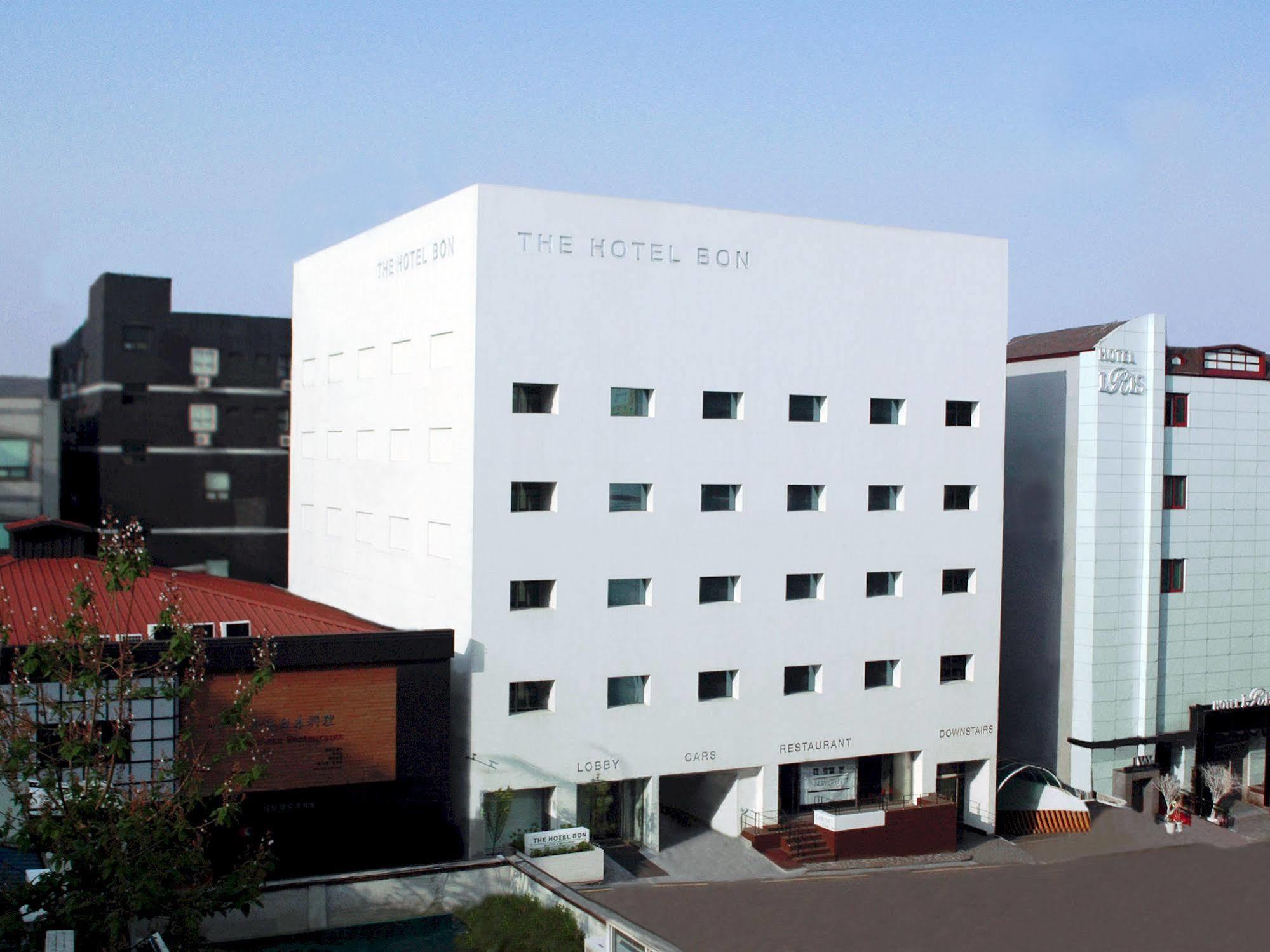 The Hotel Bon Suwon Buitenkant foto
